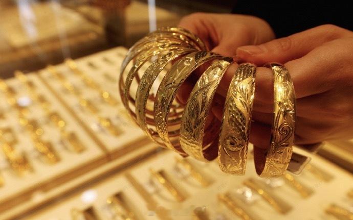 【一季度全国黄金消费量303.292吨】一季度全国金饰消费量84.620吨据中