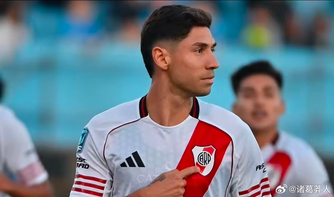 奥莱报：蒙铁尔左腿腘绳肌不适，或将缺席阿根廷友谊赛据阿根廷媒体《奥莱报》报道，河