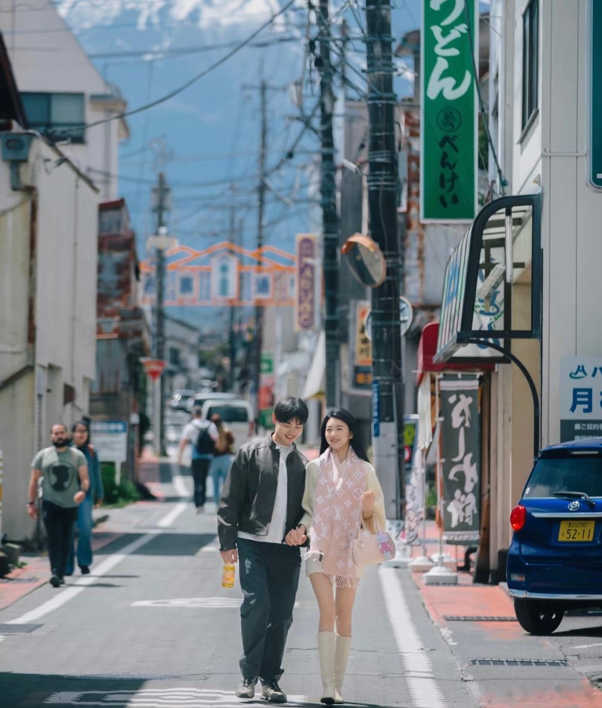 是的在富士山下向喜欢很久的女孩求婚了