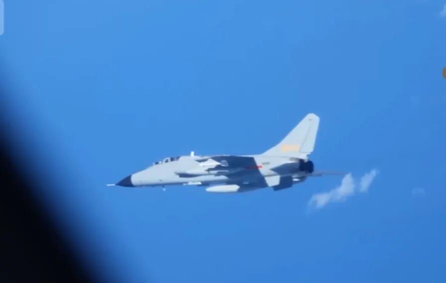 日网右破防！“我们的飞机被遛啦”！PLAAF：想换新飞机，老飞机太新怎么办？遛