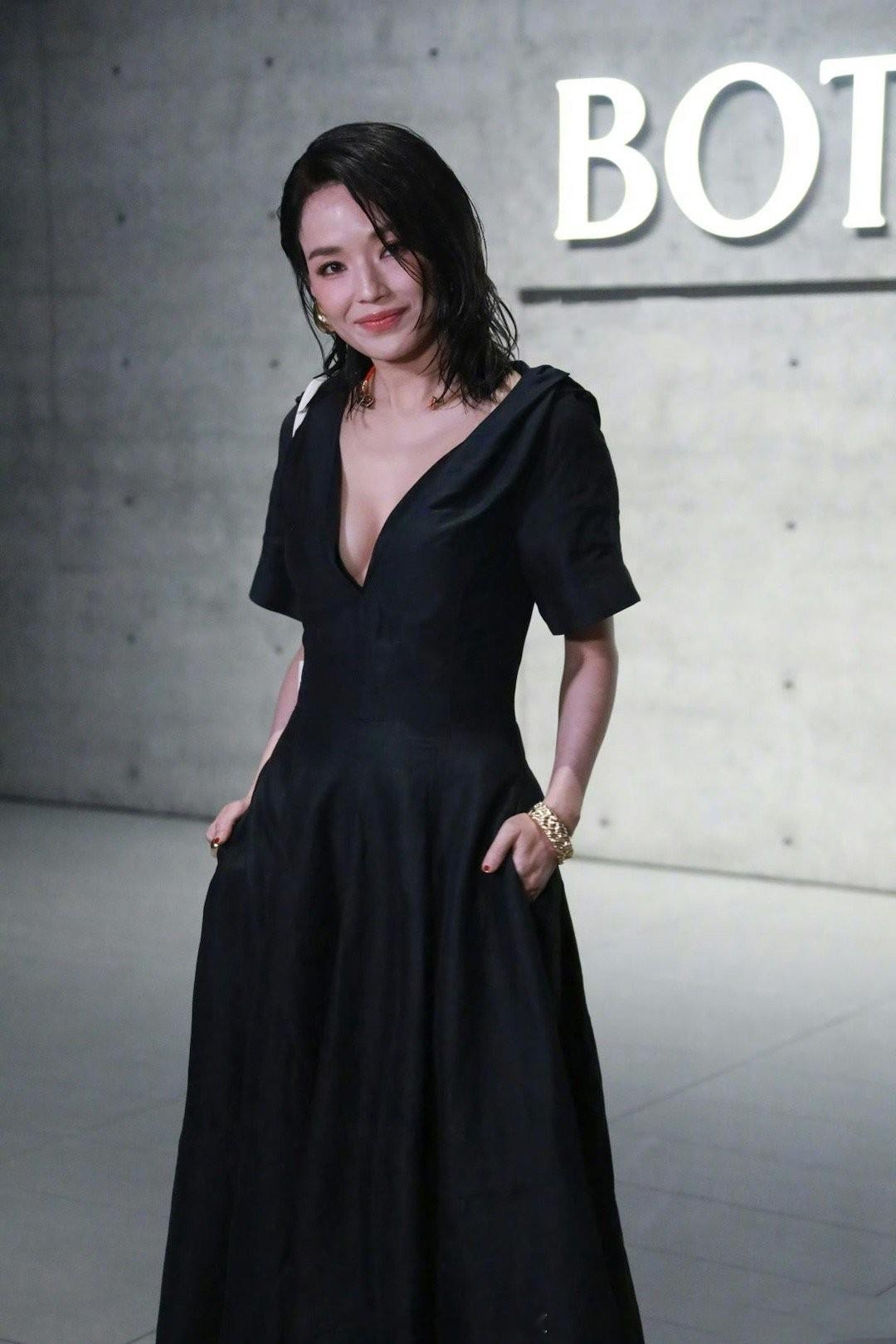舒淇黑裙穿搭不愧是大美女​​​