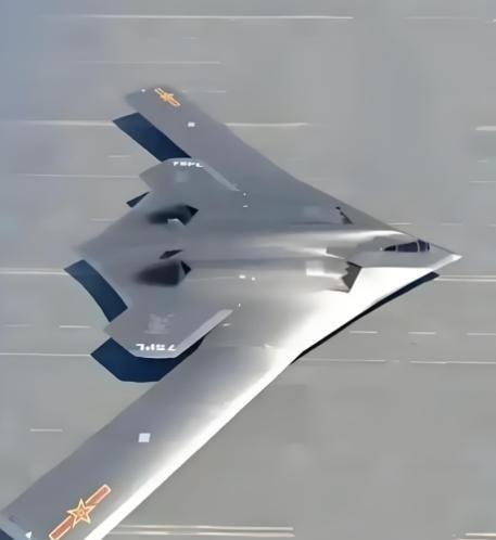 王炸级消息！外媒披露，中国研制的新一代远程战略轰炸机H-20，已进入地面滑跑测