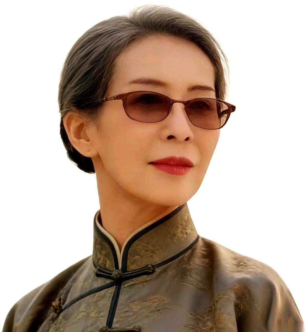 一个性学专家的话，直接把窗户纸捅破了。他说，五十来岁的单身男人找老伴，图的根本