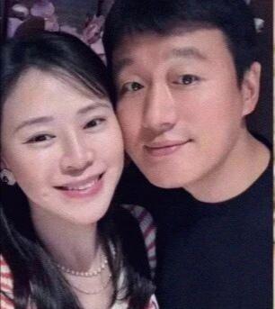 从赌气分手到相守19年，佟大为终于懂了佟大为和关悦结婚19年了。可很多人不知道
