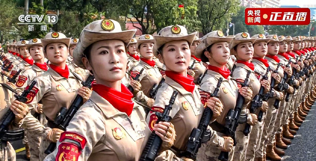 震撼！原来她们才是国泰民安脸啊！看多了那些女明星，突然发现这些英姿飒爽的女兵