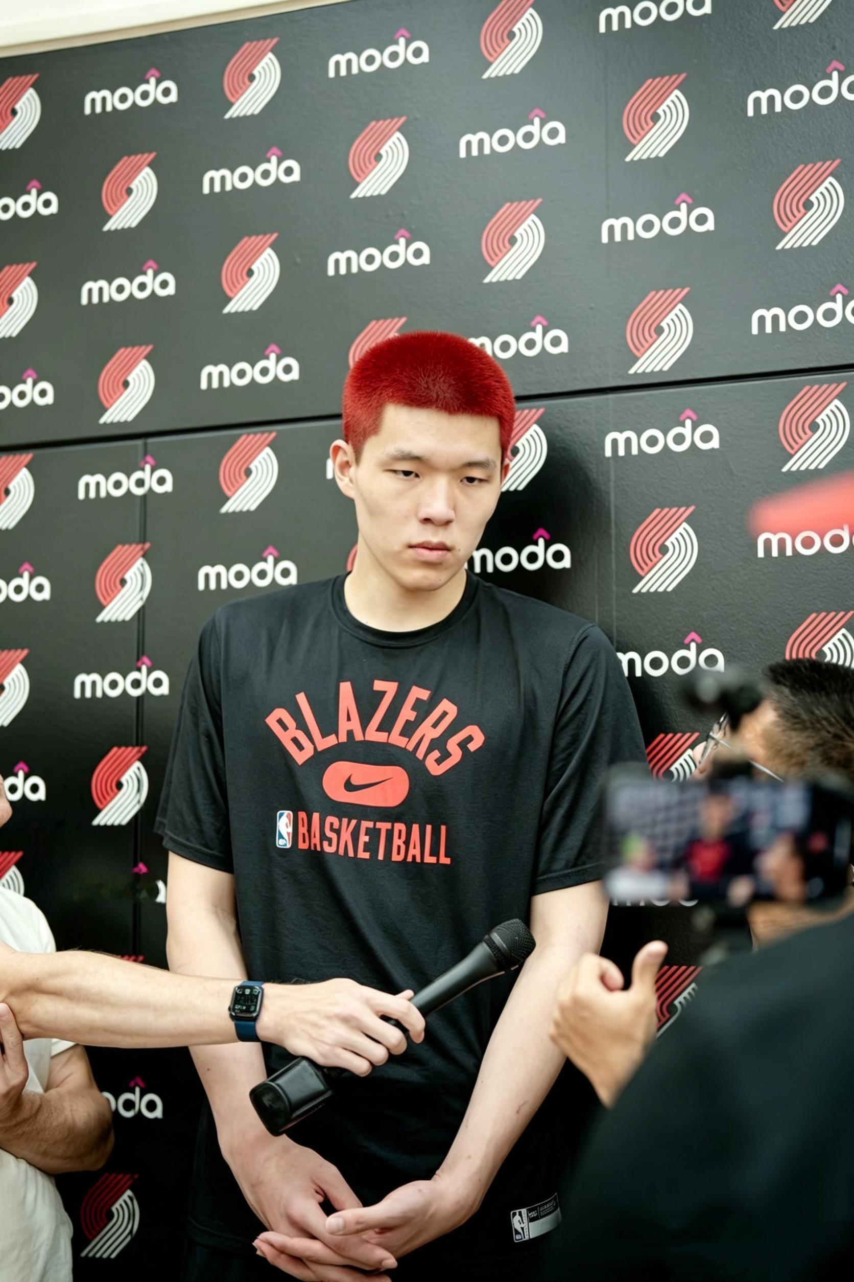 杨瀚森换成这个发型的话还挺帅