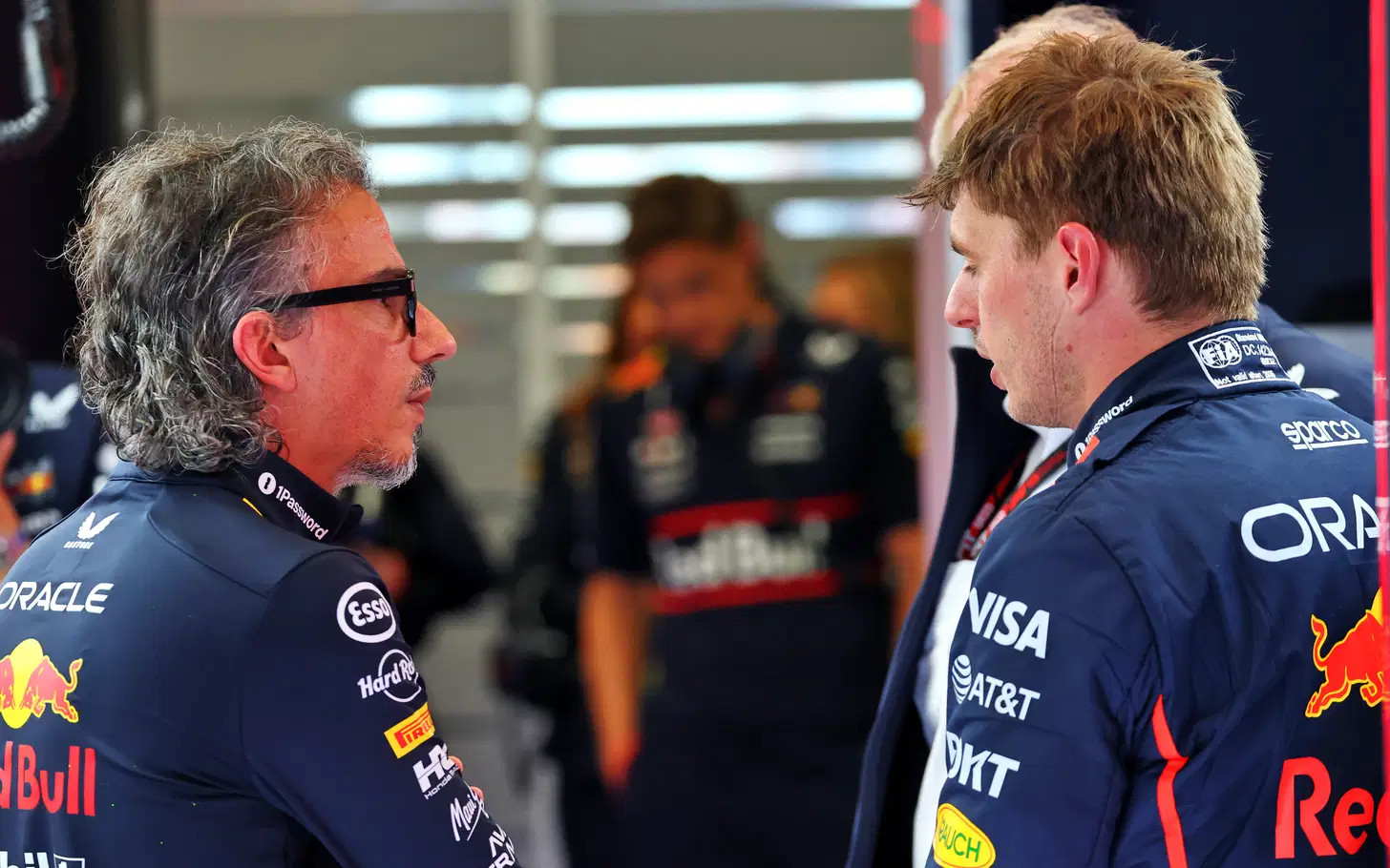 f1在F1中国站赛后，红牛车队取消了领队梅基斯原本例行的赛后媒体发布会。据悉，