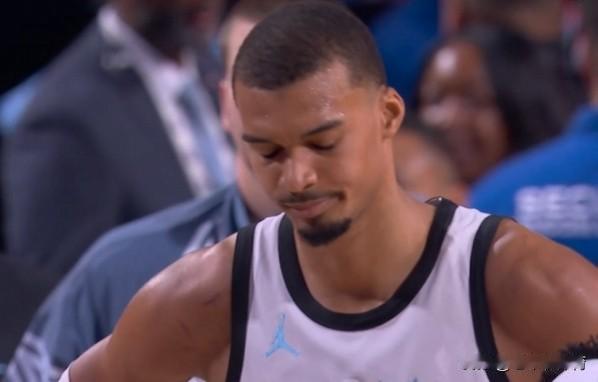 文班亚马是真想赢，可惜遇到了不讲理的莱昂纳德！今天是全明星比赛正赛，赛前文班亚