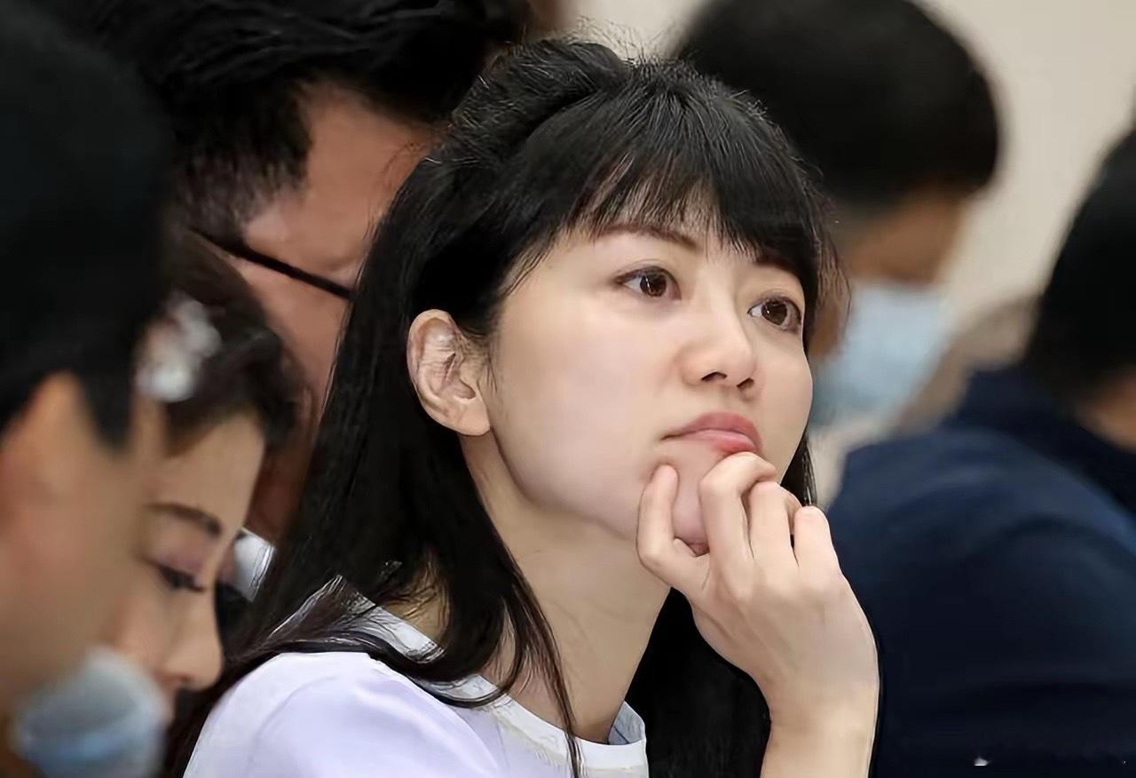 高嘉瑜大放厥词！高嘉瑜竟然称一辈子都不会来大陆，我都笑死了，这是你想不来就不来的