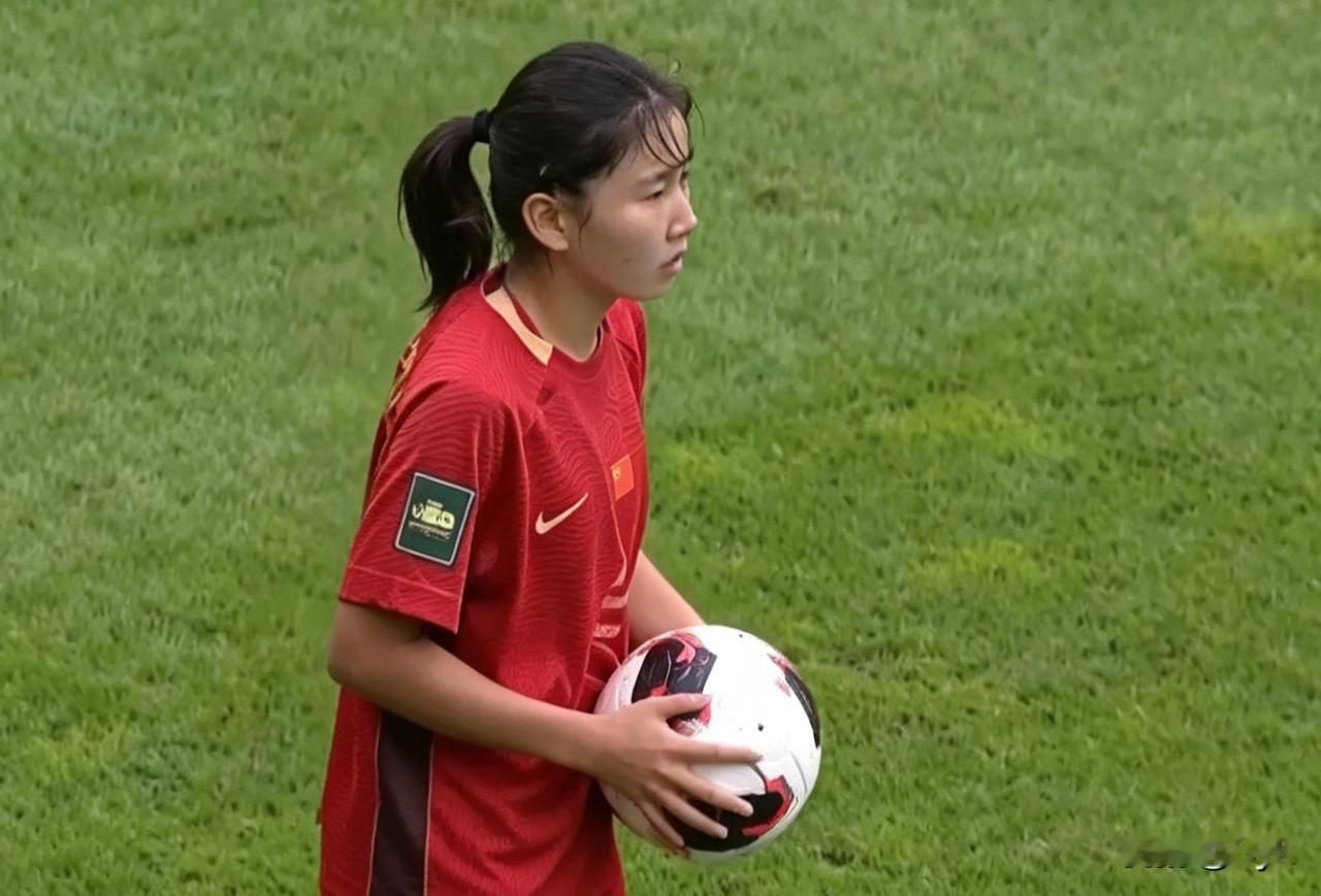 半场0-3，陈瑞琳头球破门！U20女足世界杯中国1-3西班牙，淘汰赛战意大利比