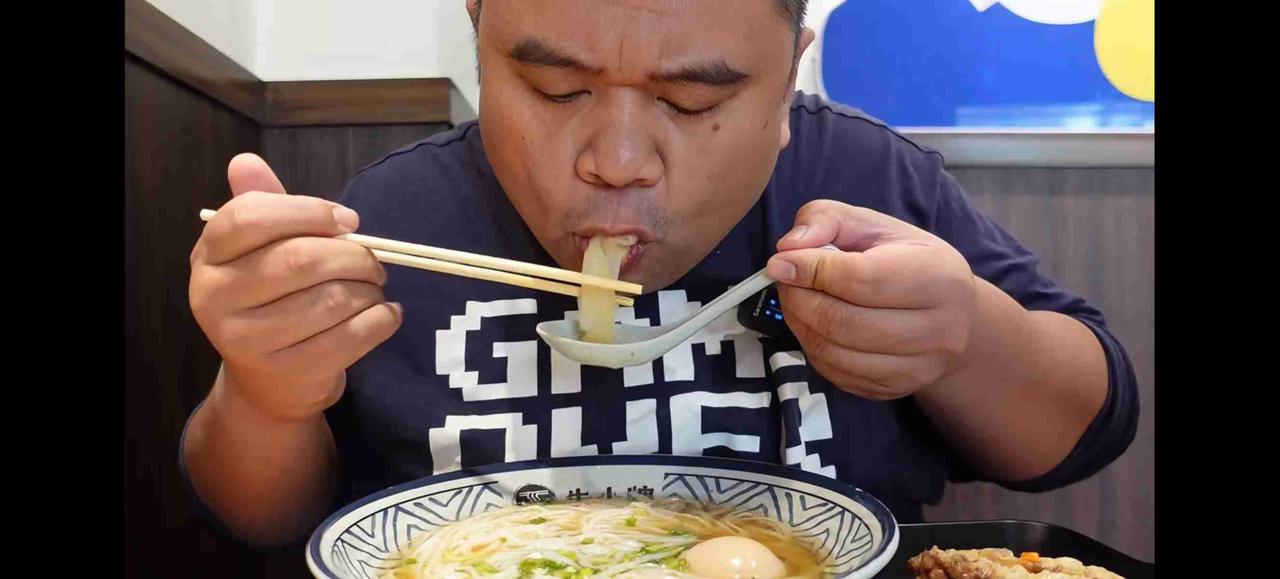 徐文兵：有一种理论，说味精都是从食物里提取出来的，所以味精对人不会有害。这个逻辑