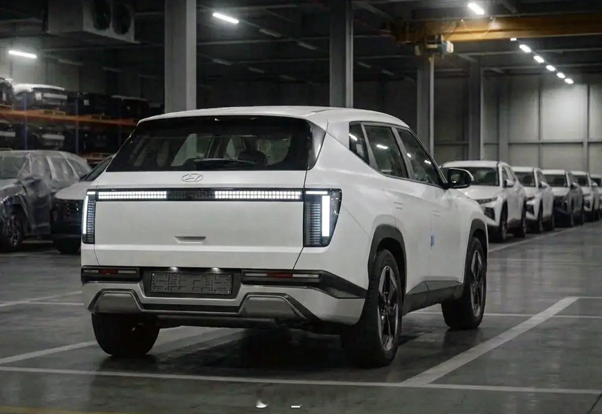 全新一代现代途胜图1&图2为全新一代现代途胜提前曝光照，图2至图5为新车上色效