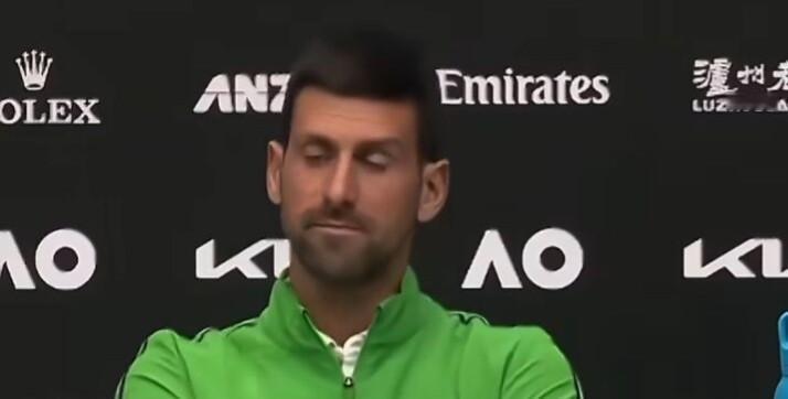 别被骗了，澳网这场1/4决赛，只是德约科维奇通往“王座之战”前的一场热身。9胜