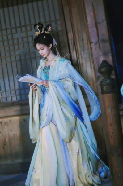 五部古偶妆造都在线，这要还是爆不了就真体寒​​​