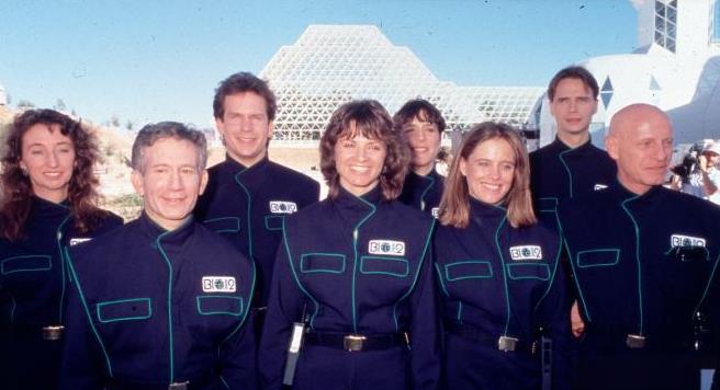 1991年，美国特意做了一个轰动全球的实验，把4男4女关在一起两年，再次打开房门