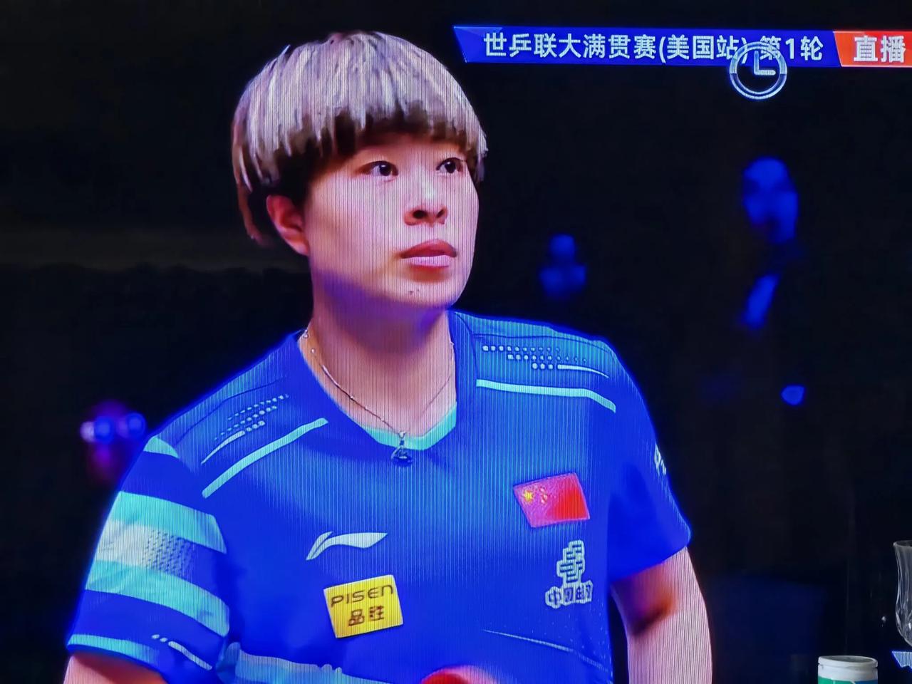一个举动便彰显出国乒王艺迪的基本功是何等扎实。在美国大满贯正赛的第二天，首战登