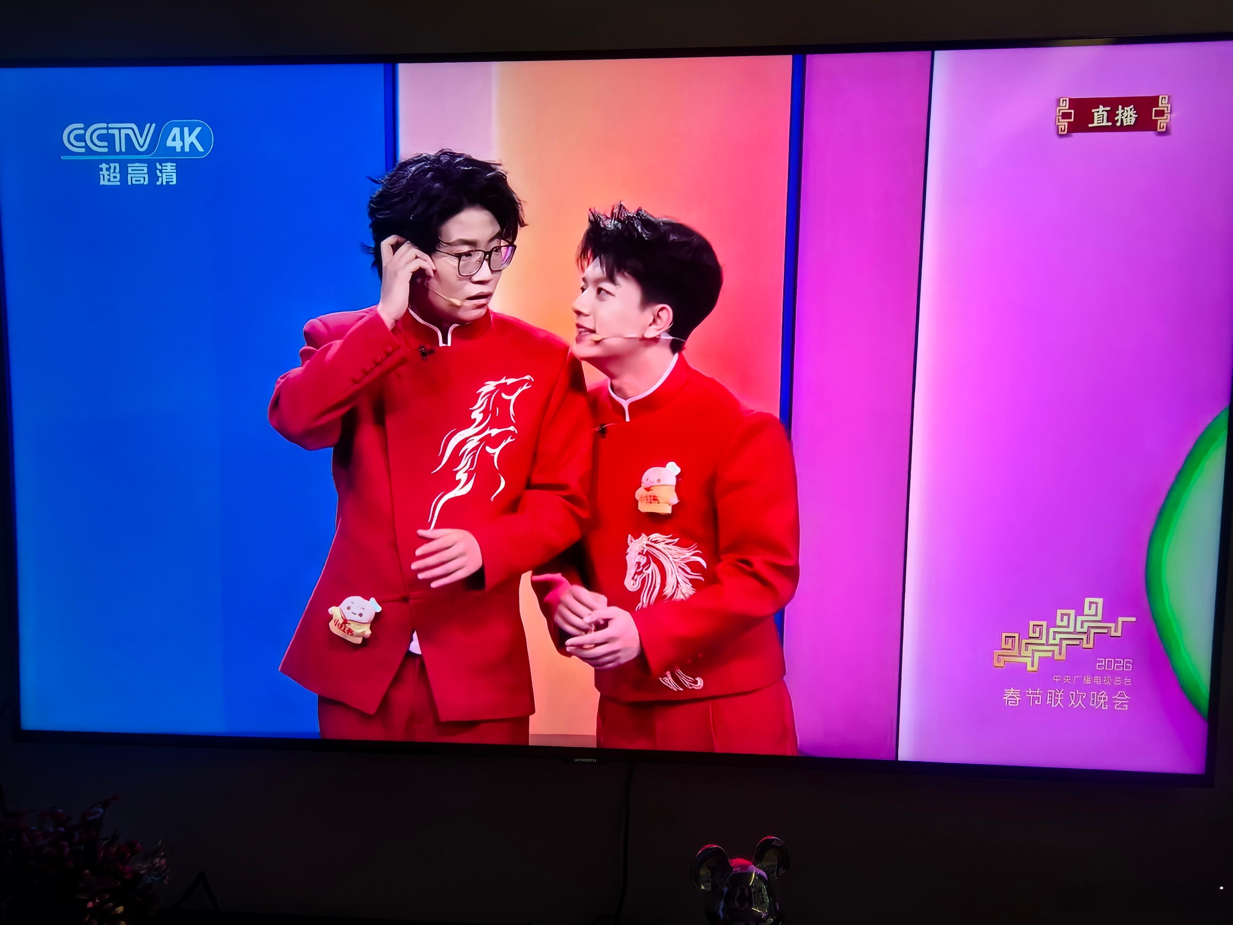 春晚我一直觉得他俩是说相声的伪装漫才脱口秀如果他们不算相声，今年春晚是不是相声