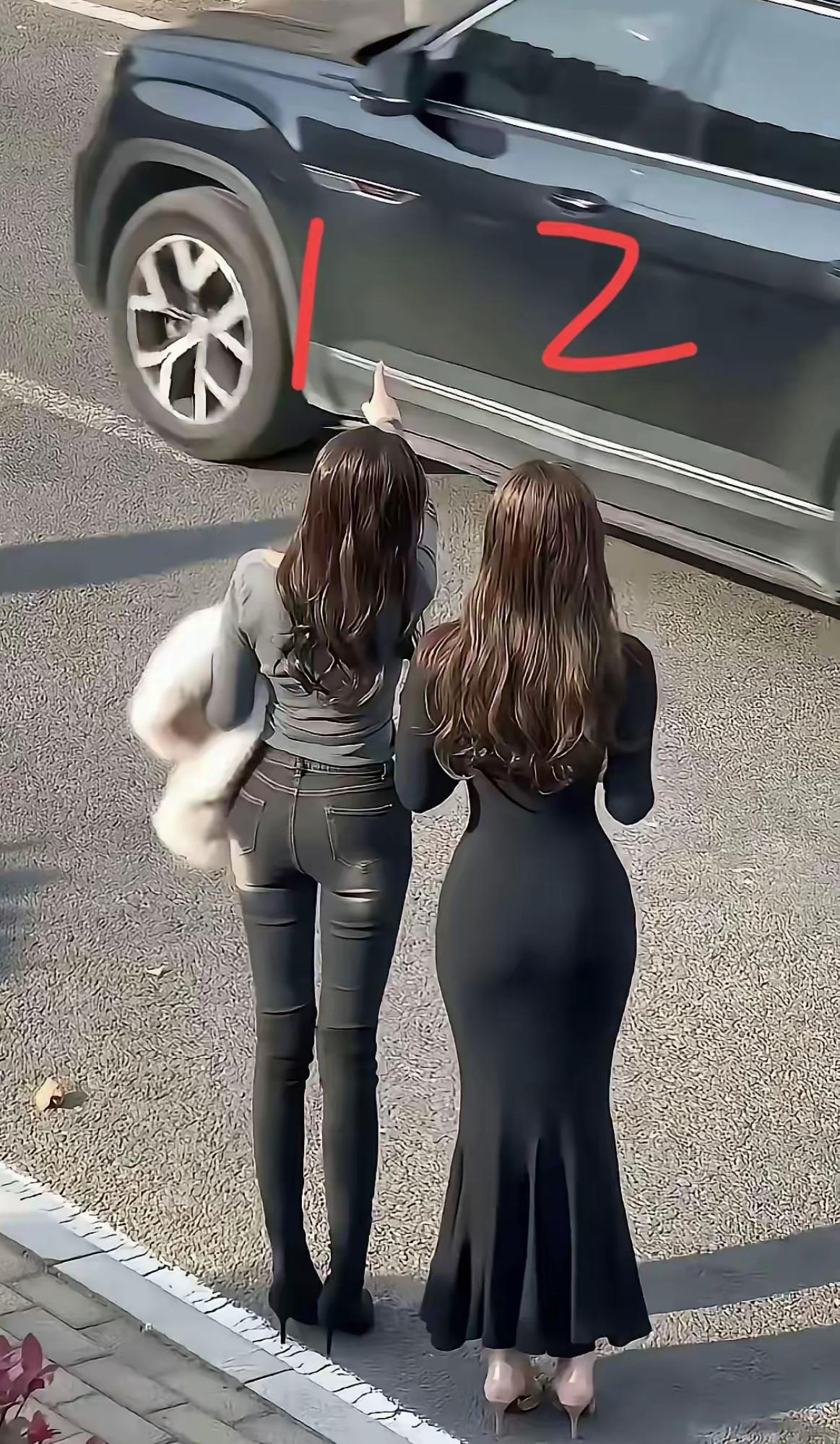 两位女生只看背影，让你选一个做老婆，你选几号？