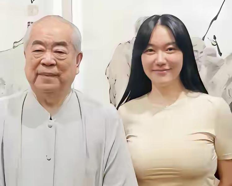 女人还是懂女人！我问婆婆，80后徐萌为啥会选择和30后范曾在一起？她一句话直接点