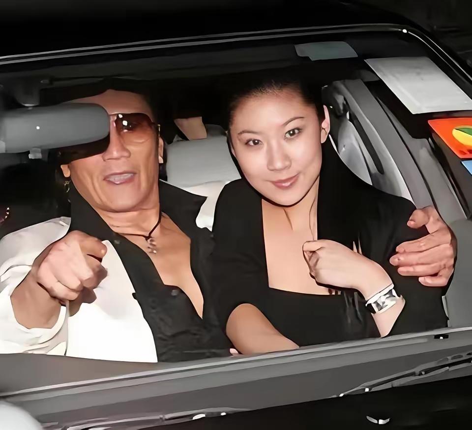 如果女人手无寸铁，想绑定一个有钱男人，唯一的方法是给他生孩子，最好是儿子。谢