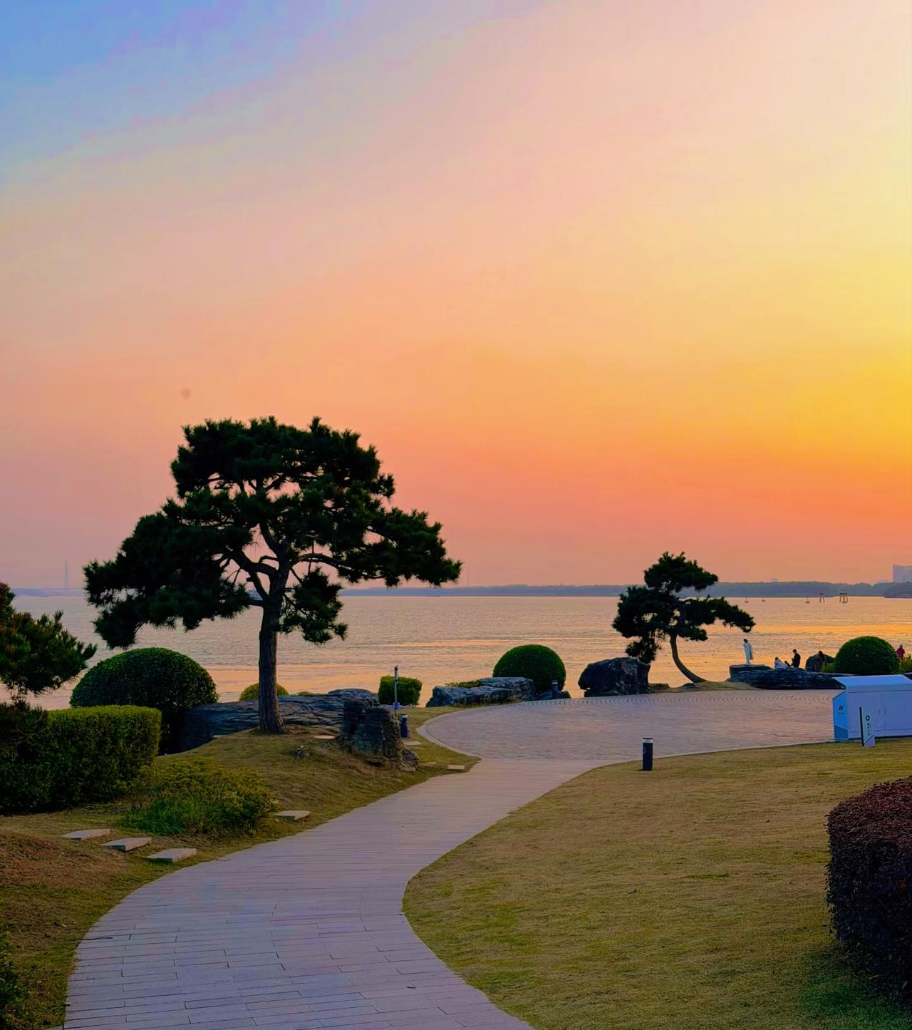 强大才会温柔，松弛才会平静：一个高能量的男人，身上都有这六点常听人说：强大才