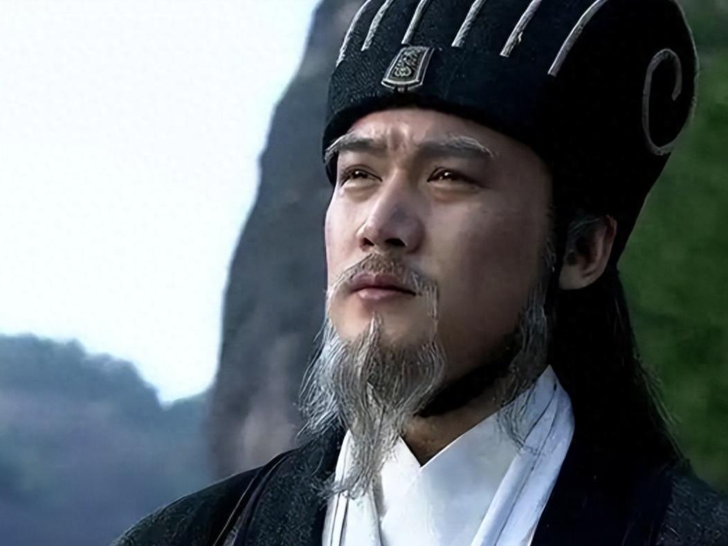 诸葛亮六出祁山，一场未赢，后世凭什么尊他为千古第一忠臣？公元223年，白帝城