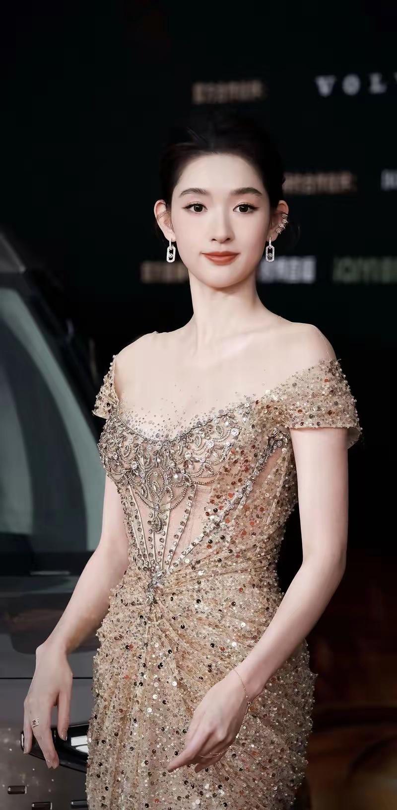 赛格事件全网都在揪心的时候，我居然被王玉雯这波操作圈粉了。本来大