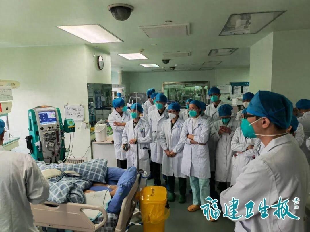 “自来水洗鼻，感染食脑虫！”福建泉州，42岁的大林，一直在工地干活，常年被慢