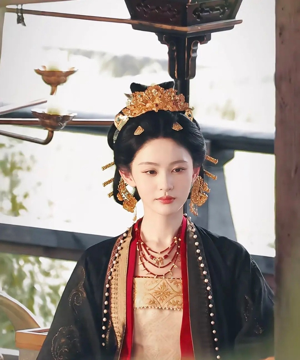赵晴在脸上没少费功夫吧