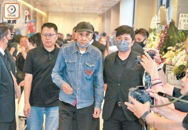 施明離世，大仔李泳漢與細仔李泳豪反目，「神隱」接近一個月的李家鼎已心力交瘁，他接