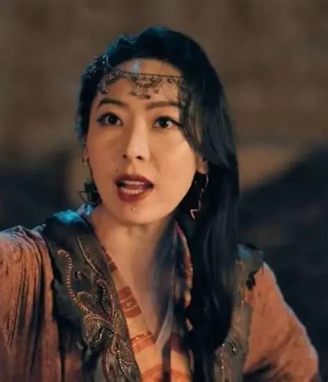 1970年，杀掉工兵营22名战士的女匪首赤列曲珍即将被枪决，她听到消息后，脸色惨