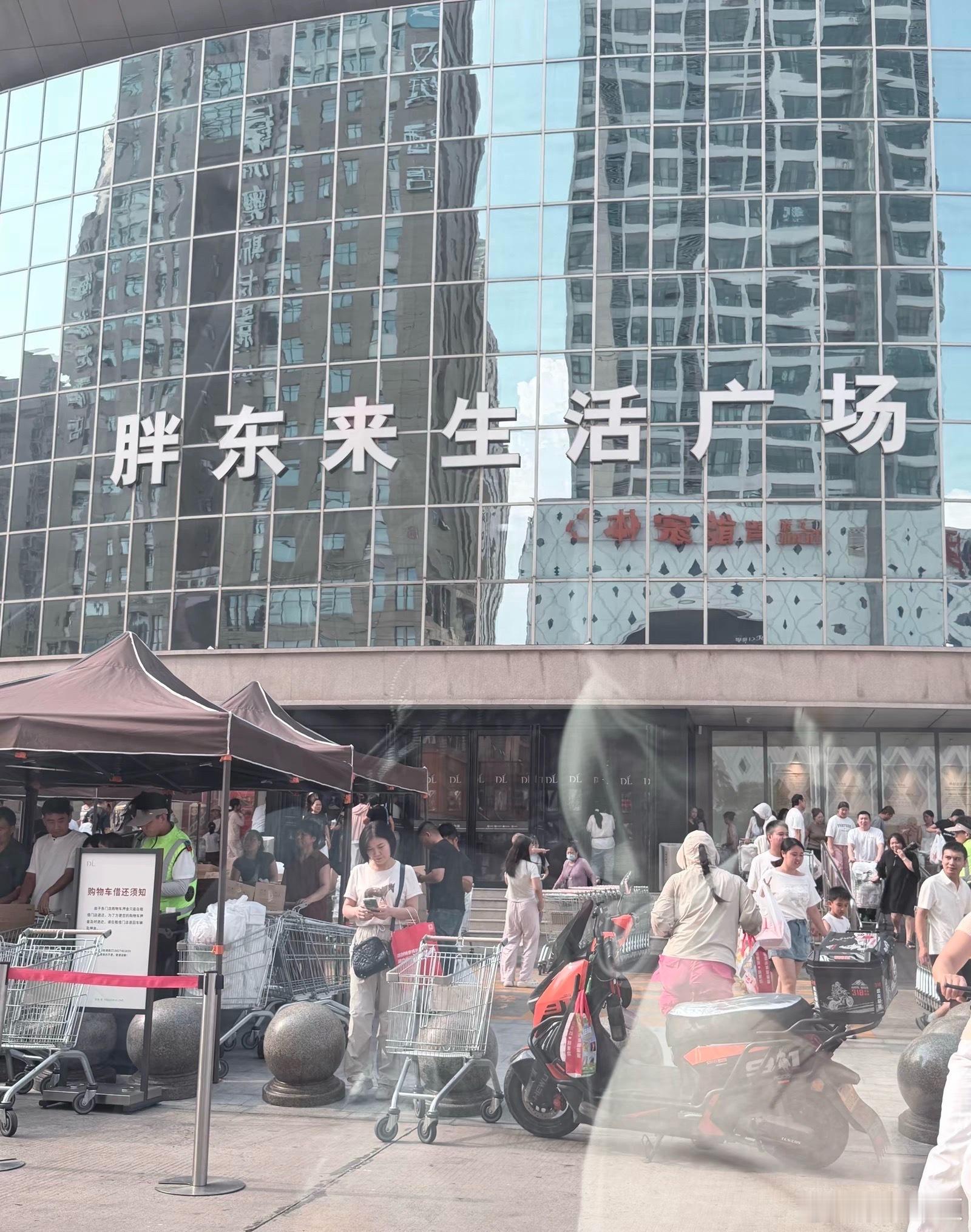许昌胖东来生活广场店将于12月撤店近日，胖东来创始人于东来在其社交账号上的一场