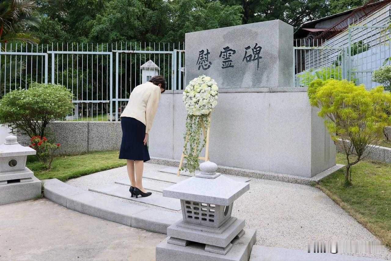 日本高市首相昨天在马来西亚参加东盟峰会期间,专门抽空参观了吉隆坡的二战日本人阵亡