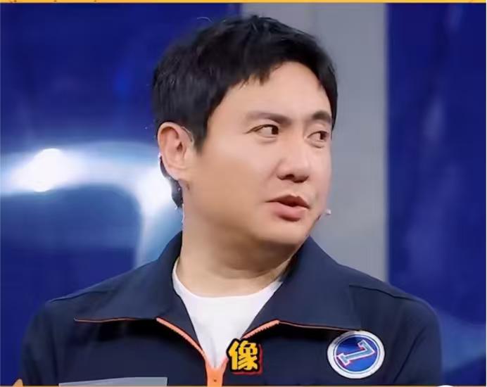 主持人：“请用动物来评价一下王牌的三小只。”沈腾稍加思索了一下，说：“花