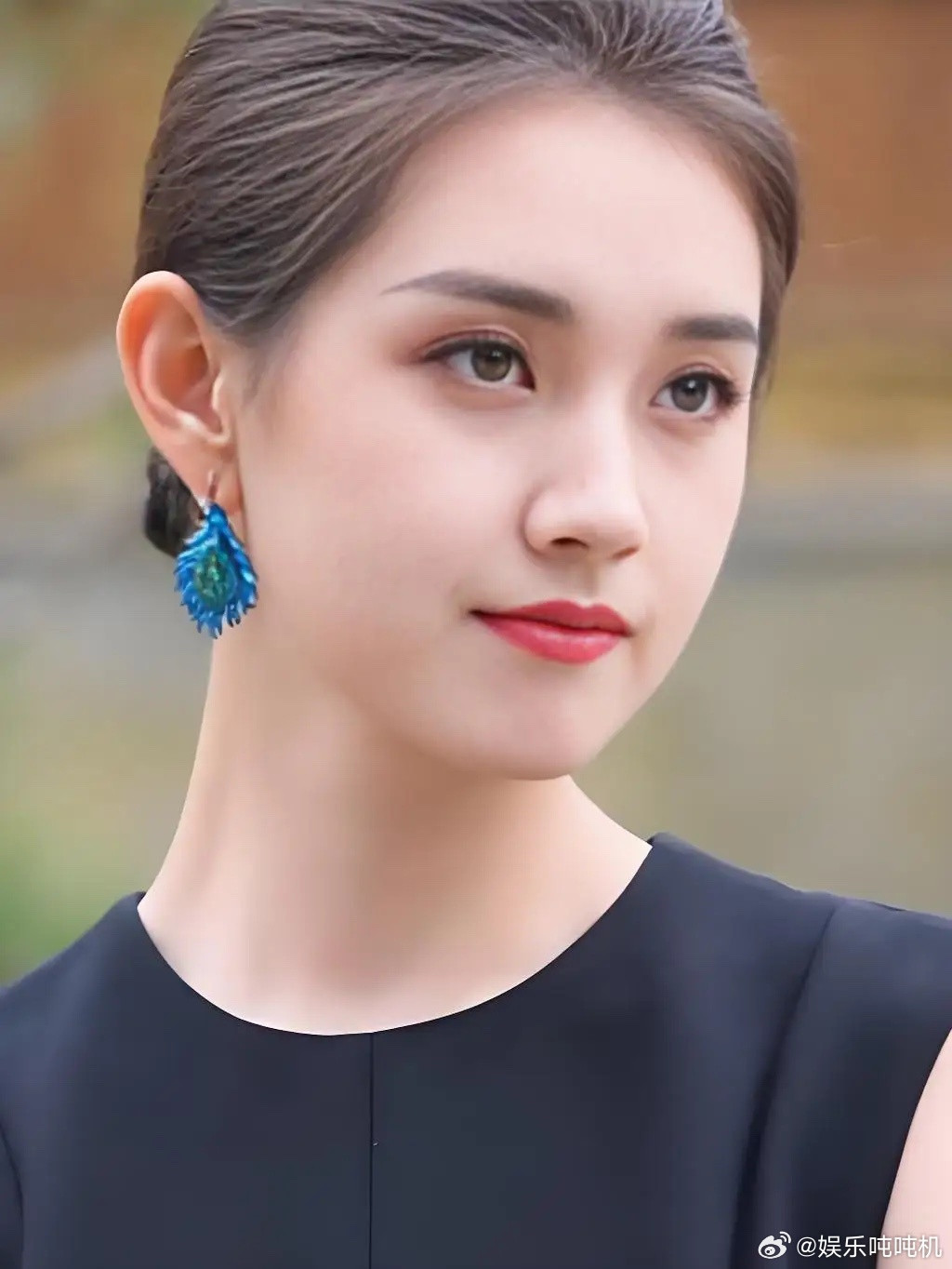 终于明白郭宇欣宁愿宣传国民长剧《玉簟秋》，也没有宣传短剧《流星》了。《流星》是短