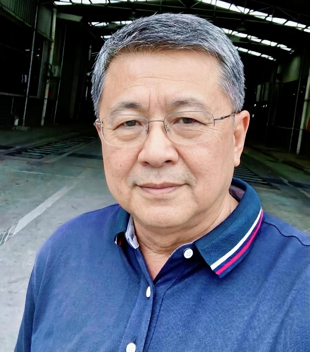 五十七岁，我彻底失业了。四年前被裁的那一刻，我还以为是个转折可以轻松再找一份