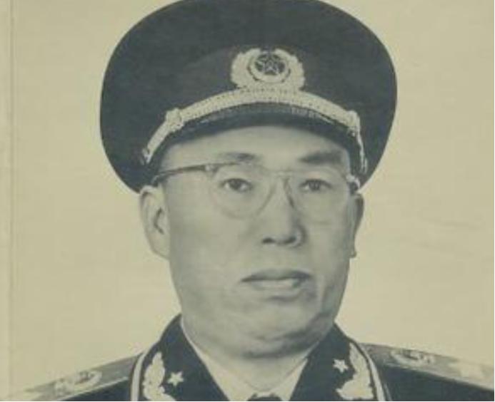 1945年，罗荣桓提出建议，可以将部队改编为“人民解放军”，结果实施不久后就被中