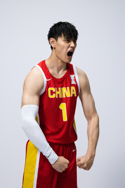 北京首钢2025男篮亚洲杯中国男篮定妆照之曾凡博、雷蒙中国男篮​​​