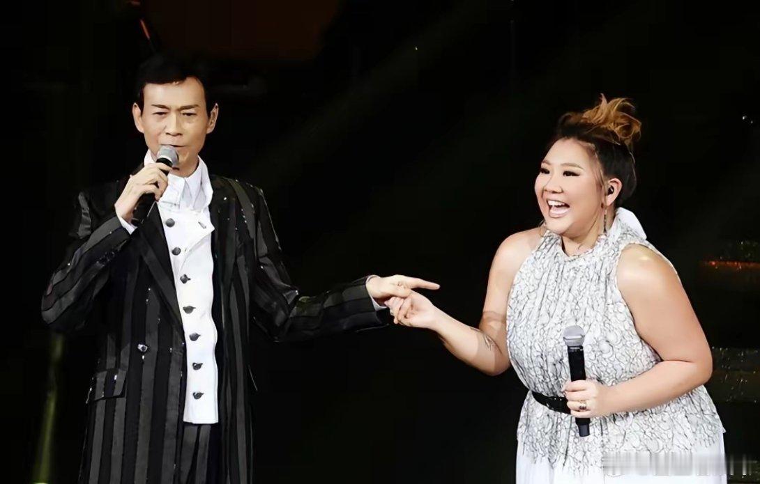 好像有点弄明白了，为什么曾经风光无限的郑少秋，79岁官宣退休，连老友离世都只送花