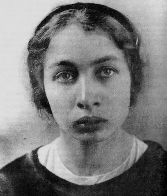 1918年，列宁遭遇刺杀，女刺客卡普兰对着他连开了三枪。很快杀手便被抓捕，而她的