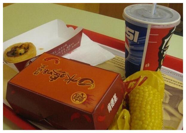 很多常年跑外卖的骑手私下都会聊，哪些外卖看着诱人，实际上最不建议点，这些都是他们