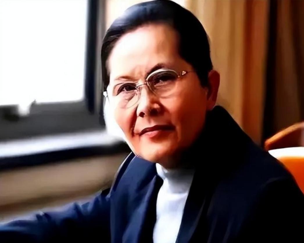 我国顶尖半导体教授李爱珍，申请中科院院士被淘汰，不料2007年，她竟然摇身一变成