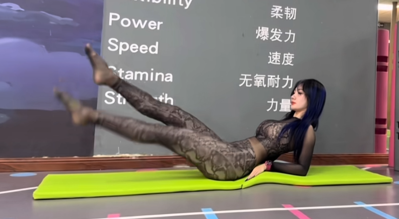 新来的健身教练搞不懂的穿搭！