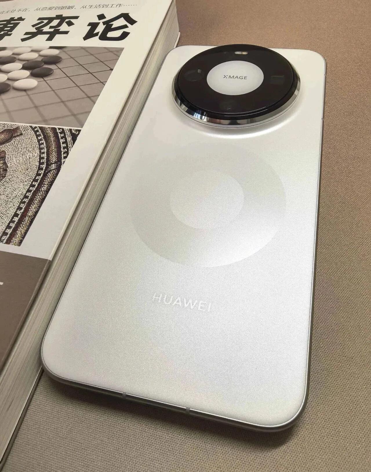 Mate80才10个月就过时了...Mate80像老古董，没人聊；目光都去阔直