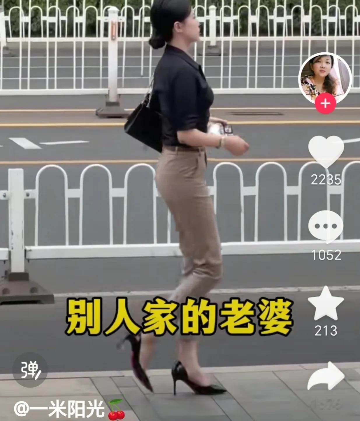 〔欣赏图片〕图中画面真给力；美女恰似七仙女；多看几眼饱眼福；还等着干什么