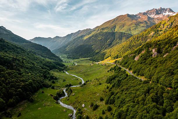 一位成功人士说：40岁以后，最高级的社交智慧：不教育任何人。过了40岁，如果