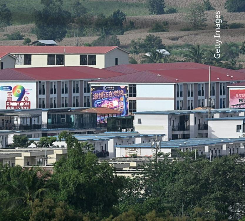 缅甸军突击KK园，现场发现2200人，不明遗体，楼顶插满天线！缅甸军方历经58