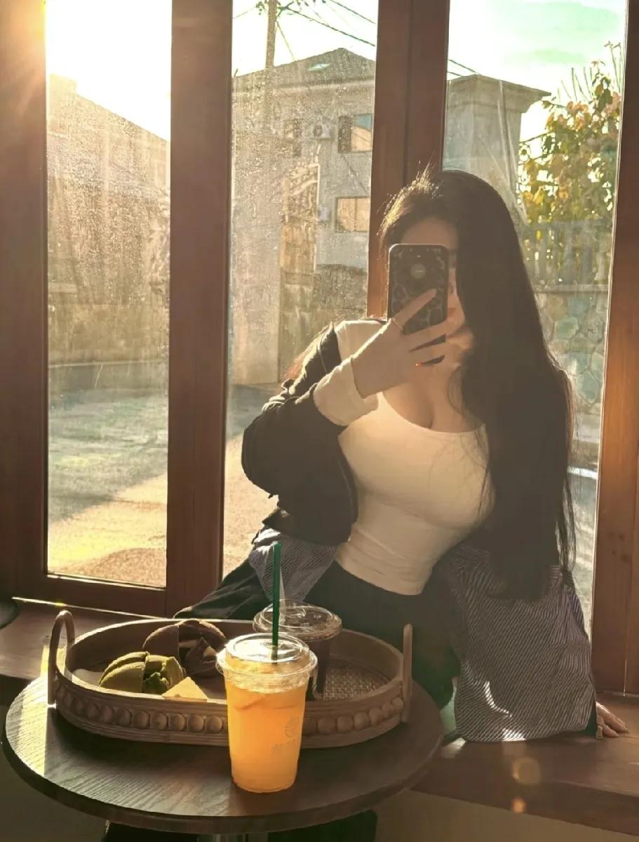 一个大龄剩女的自诉照了镜子才发现自己早已不是20岁的小姑娘是将近40岁的大