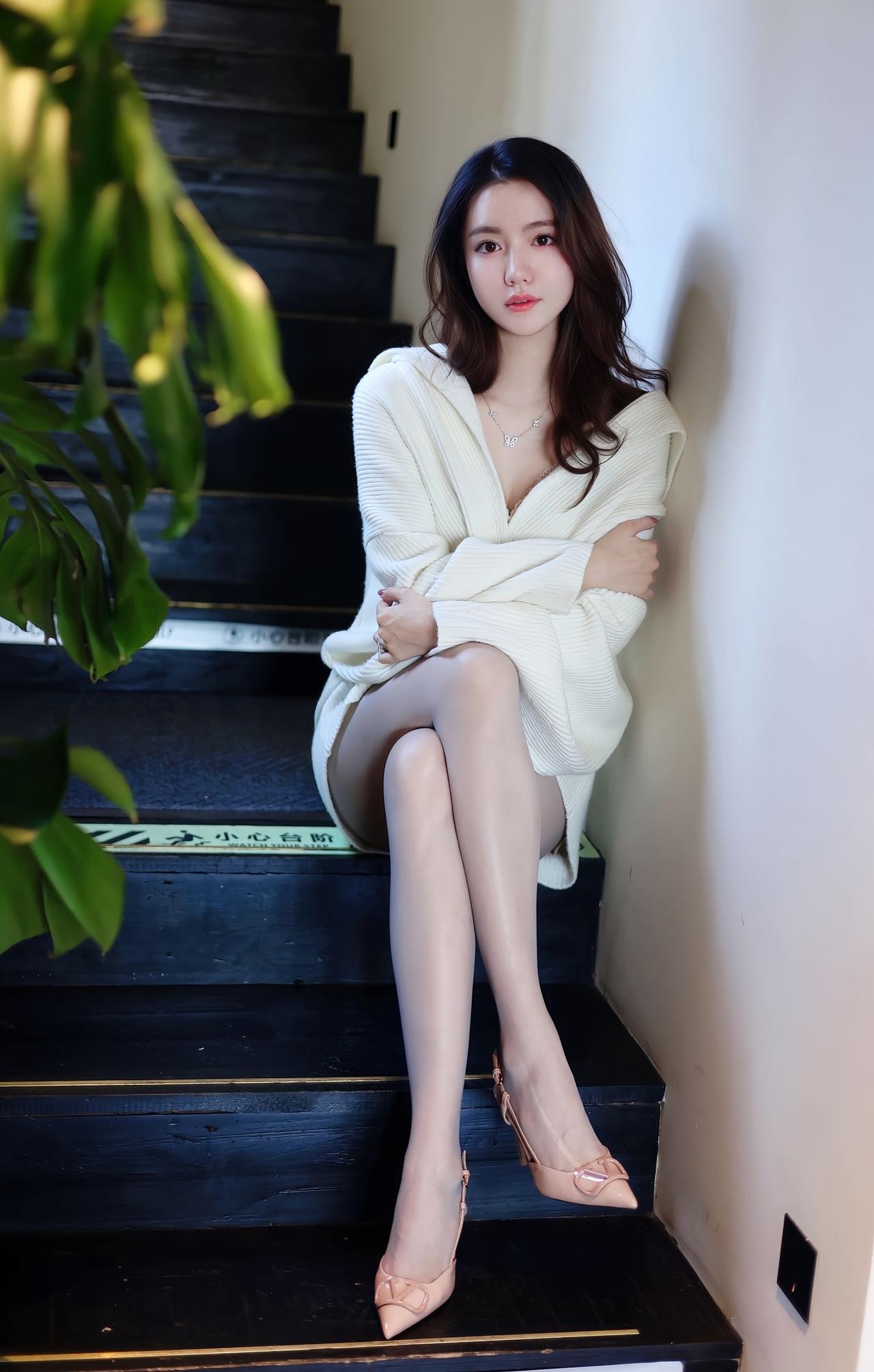 书痴者文必工，艺痴者技必良；有恒者不声张，功成时美名扬。