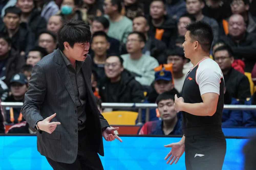 四人得分上双! 山东男篮83: 80险胜广州男篮